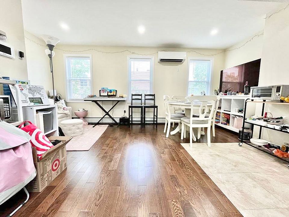 1st image of 35 N Oxford St #3