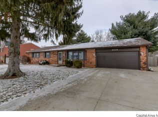609 Deerfield Rd, Chatham, IL 62629