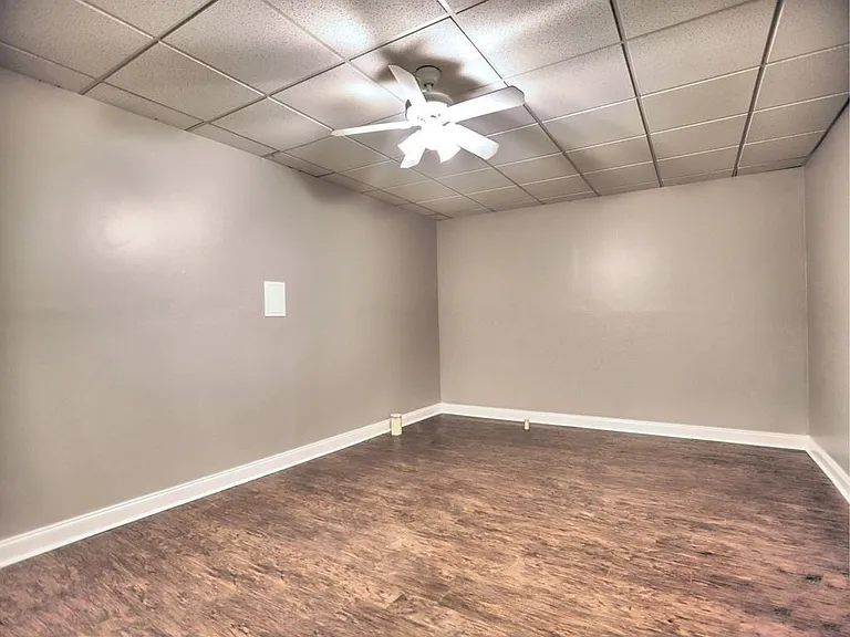 975 Odessa Dr NW — Photo 37