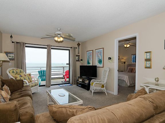 2nd image of 1423 S Lake Park Boulevard #3f