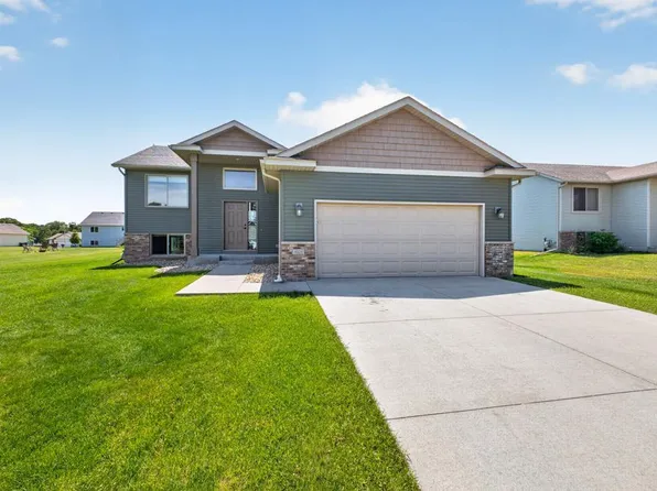 4024 Stone Point Dr NE, Rochester, MN 55906