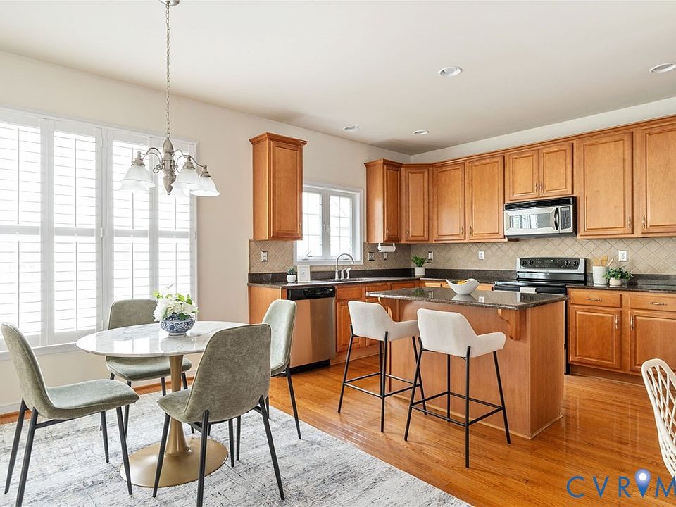 1st image of 305 Libby Hill Ct