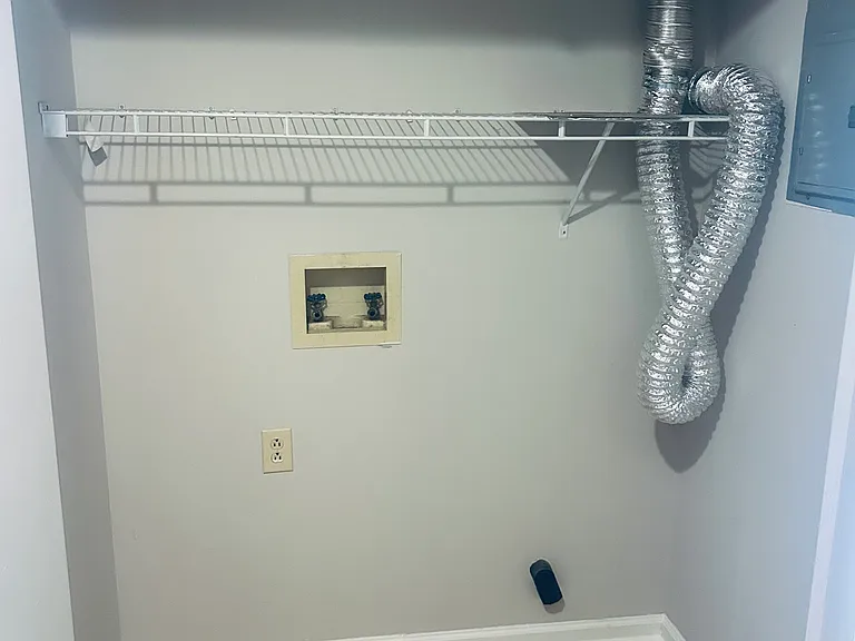 1418 Sharon Dr — Photo 14