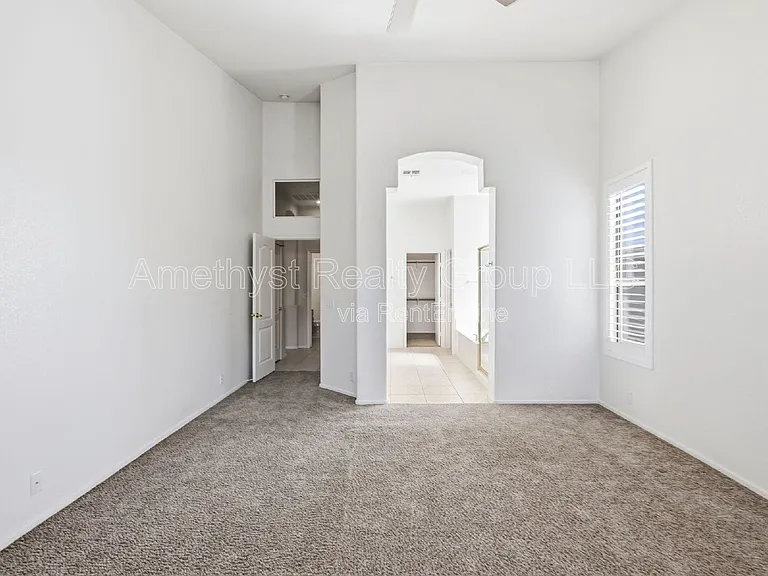 7017 W Greenbriar Dr — Photo 36