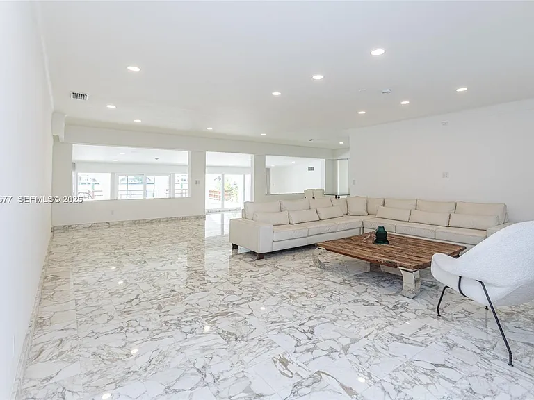 1690 Daytonia Rd — Photo 48