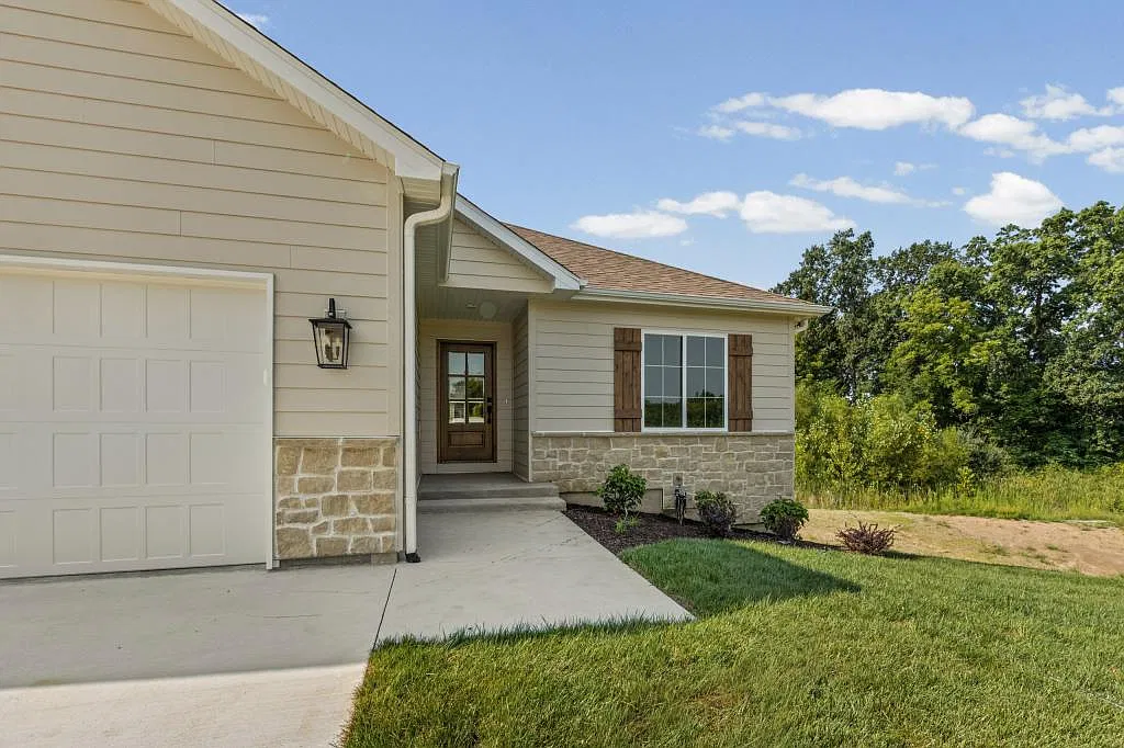 3923 Forester Ct — Photo 2