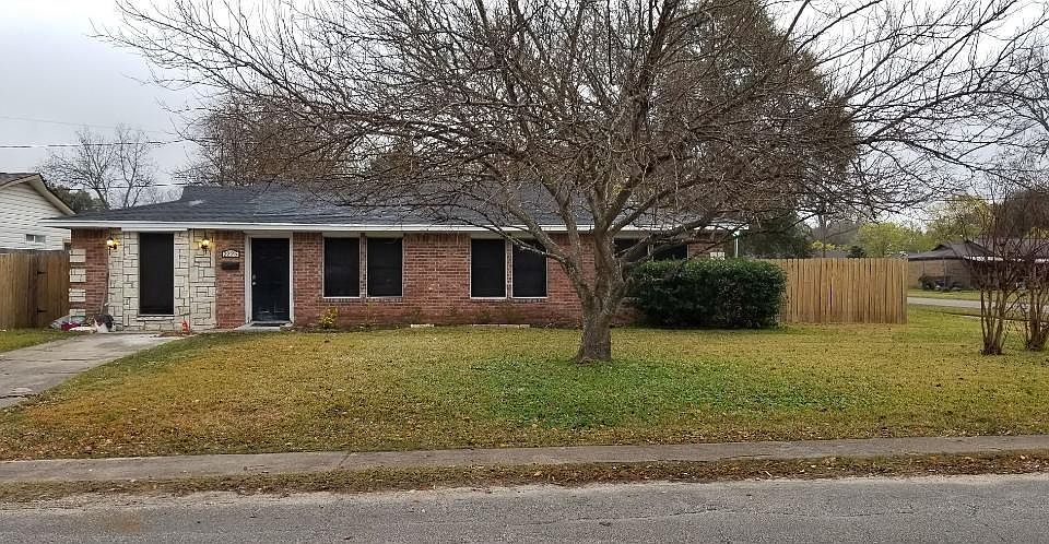 1st image of 2225 Pickerton Dr