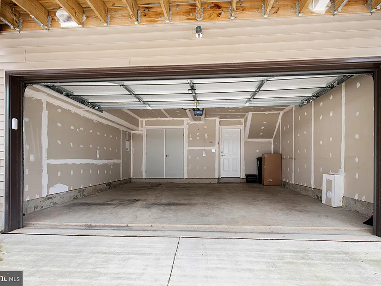 106 Albany Pl — Photo 12