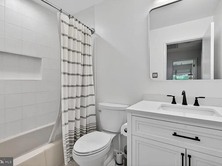 11131 Saffold Way — Photo 11