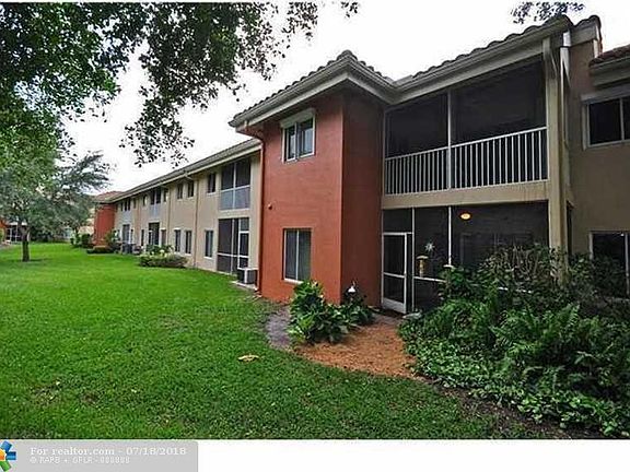 4th image of 16362 Malibu Dr