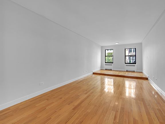 4th image of 8 Gramercy Park S APT 3F