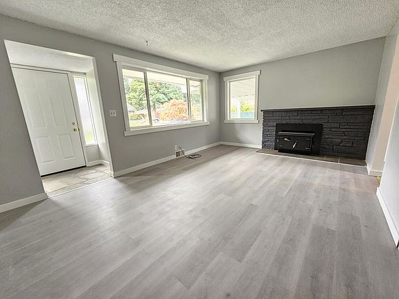 4th image of 13218 8th Pl SW