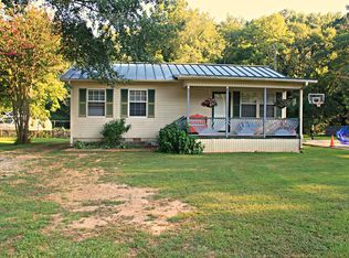 911 Lawrence St W, Russellville, AL 35653