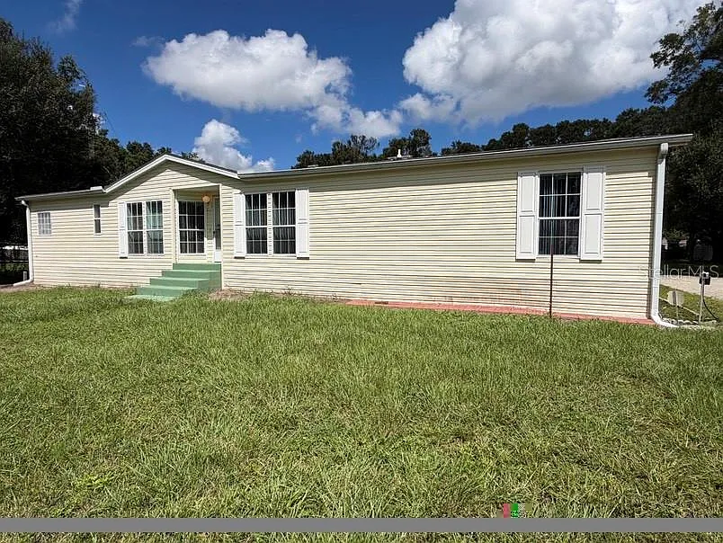 3 bed, 2.0 bath, 2382 sqft, $3,200 — Photo 4