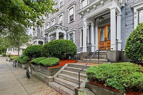182 Bowen St #11 Photo 1