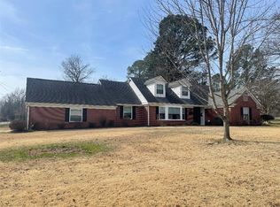 101 S Circle Dr, Clarksville, AR 72830