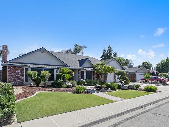 2nd image of 2608 E Paradise Ave