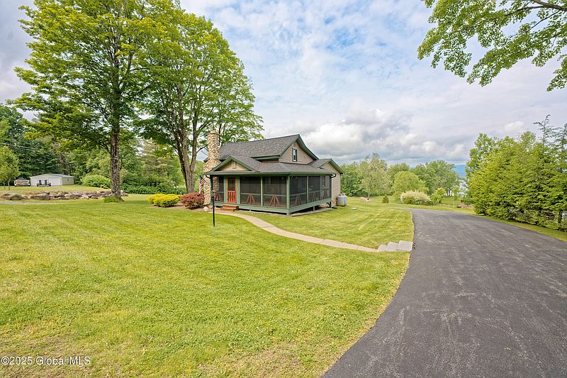 2nd image of 407 Lakeview Road
