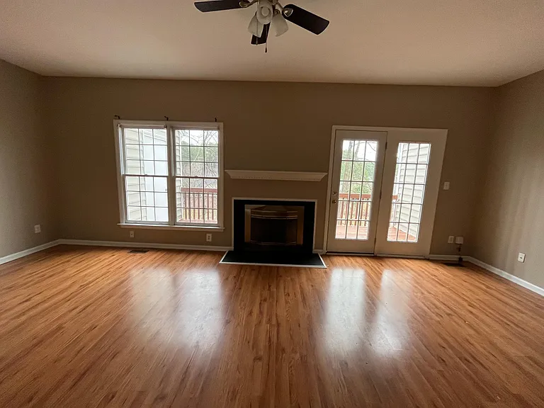 217 Riverwalk Cir — Photo 4