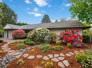 8926 SW Becker Dr, Portland, OR 97223