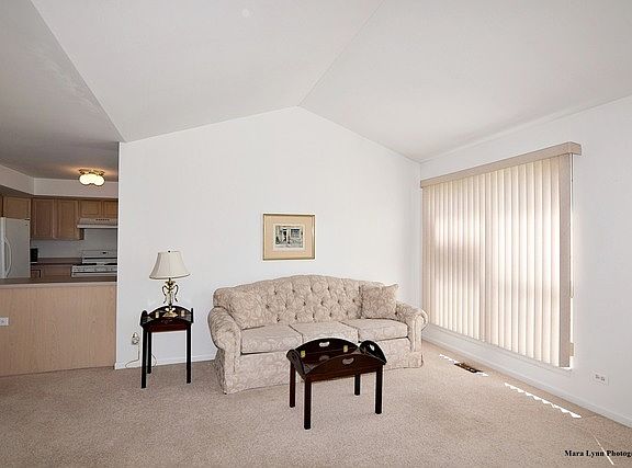 4th image of 1302 Spencer Ln #1302
