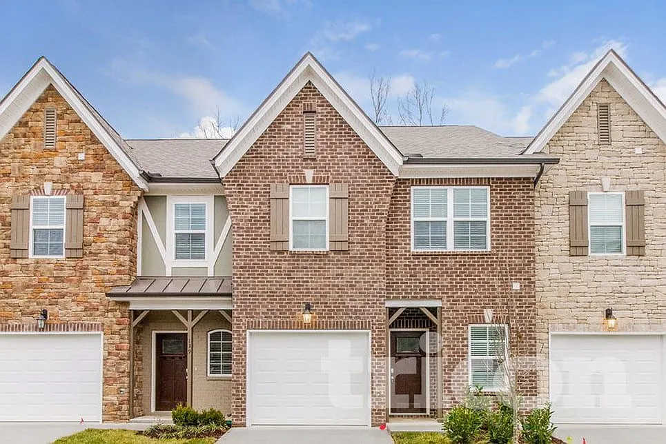 141 Hickory Station Lane Mount Juliet TN — Photo 1