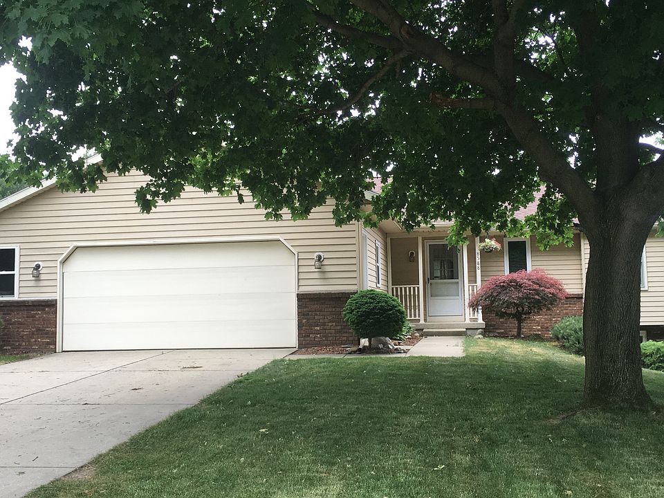 1st image of 8588 Caprice Dr