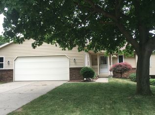 8588 Caprice Dr, Jenison, MI 49428