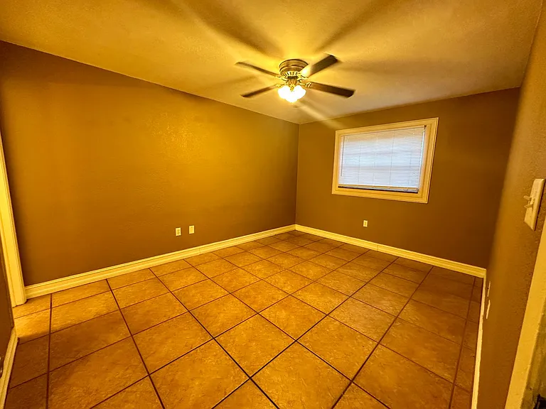 2135 Virginia Ave #8 — Photo 3