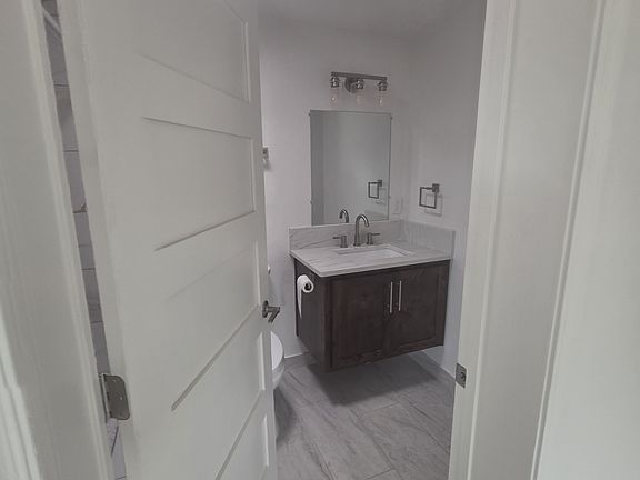 4th image of 3901 E Montecito St