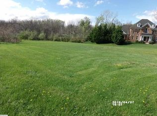 1649 Summit Dr, Waynesboro, VA 22980