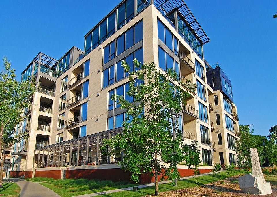 1st image of 1805 W Lake St Unit 204