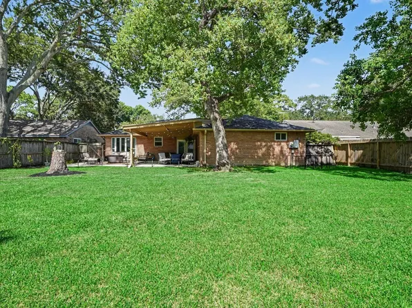 1931 Westlake Rd, Houston, TX 77062
