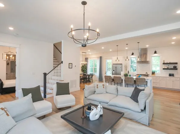 106 Walnut Hill Dr, Nashville, TN