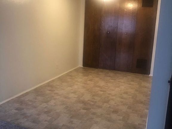3rd image of 625 N Ventura St APT 4