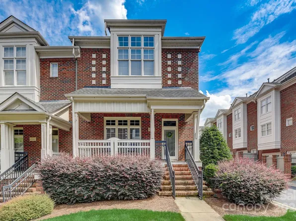 4828 S Hill View Dr, Charlotte, NC 28210