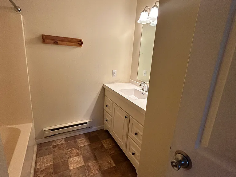 222 N Central St — Photo 11