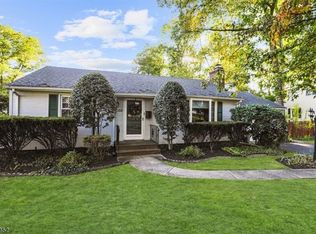 255 Wyckoff Ave, Wyckoff, NJ 07481