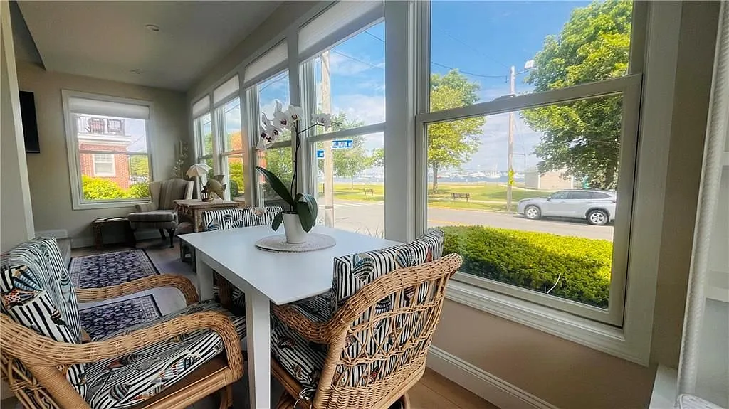 1 bed, 1.0 bath, 947 sqft, $3,000 — Photo 1