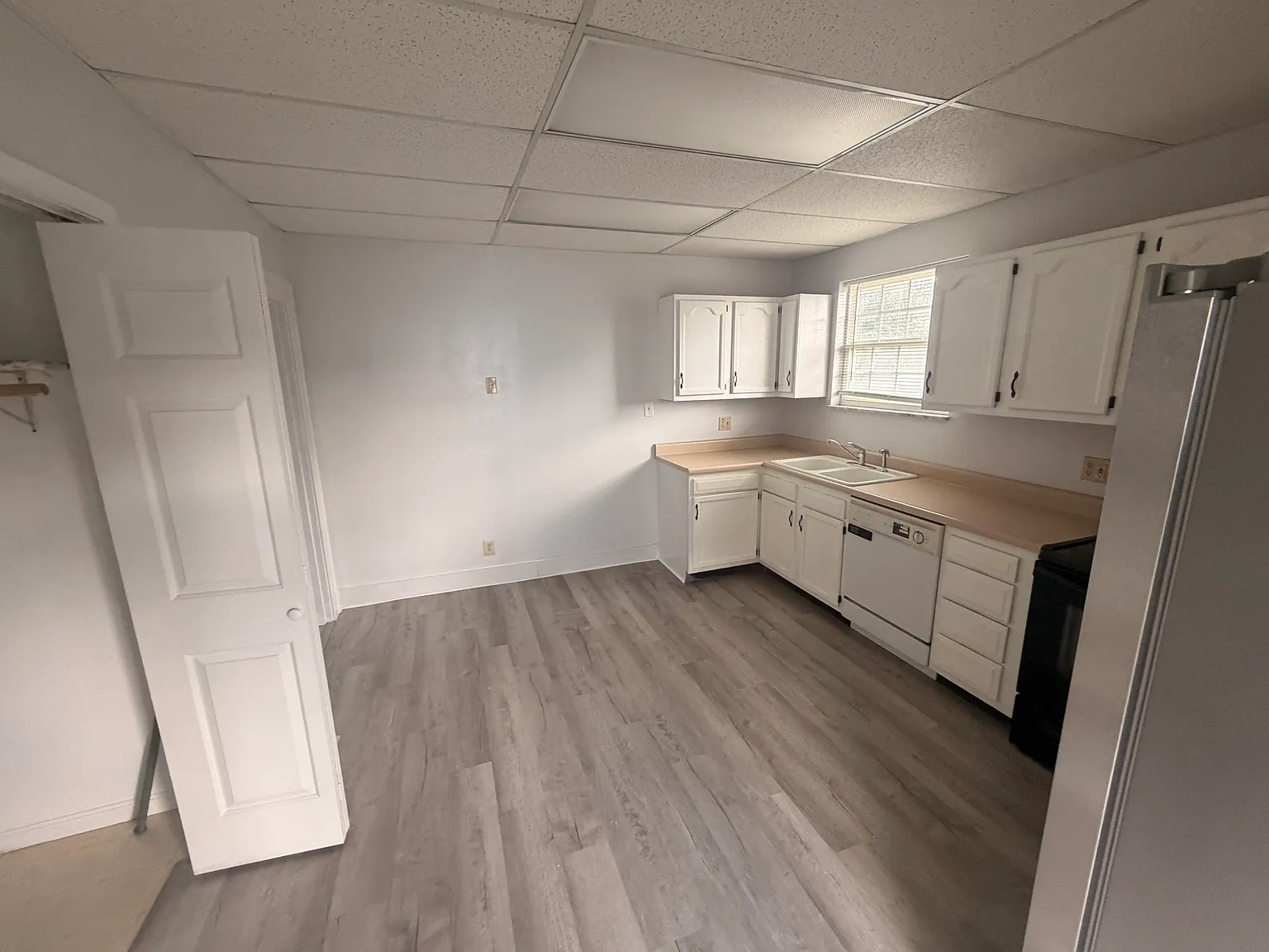 3 bed, 1092 sqft, $1,300 — Photo 3