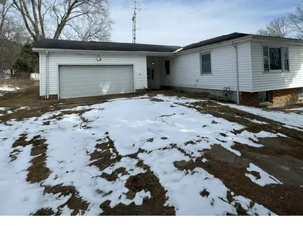 21 High St, Salineville, OH 43945