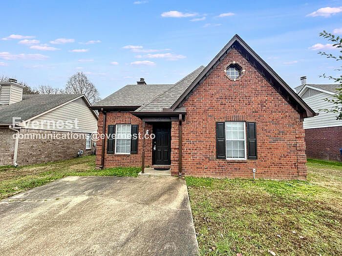 1st image of 7036 Foxhall Dr