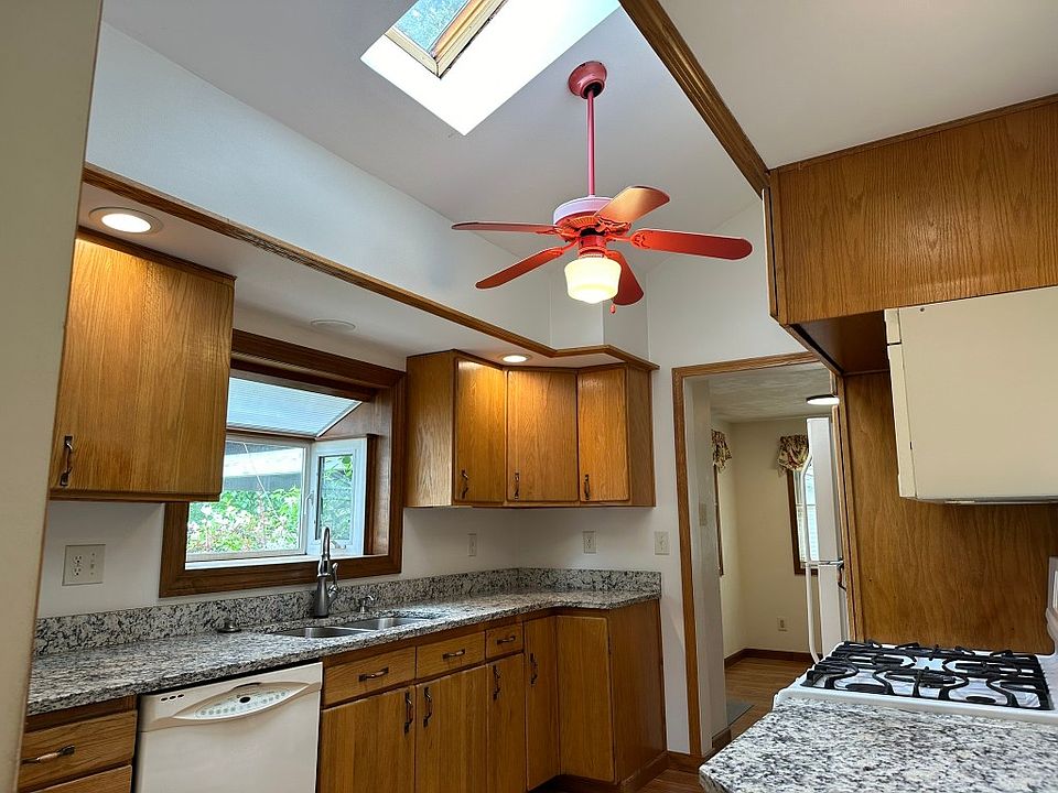 135 Hawthorne St, Vestal, NY 13850 Zillow