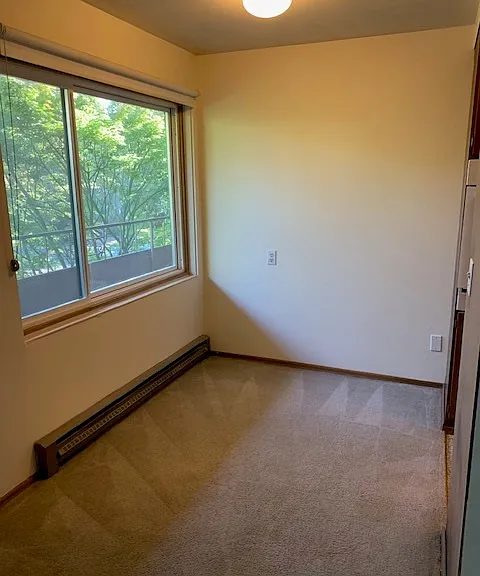 721 Nob Hill Ave N — Photo 5