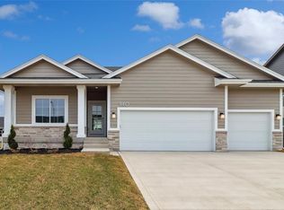 140 NW Valleyview Dr, Waukee, IA 50263
