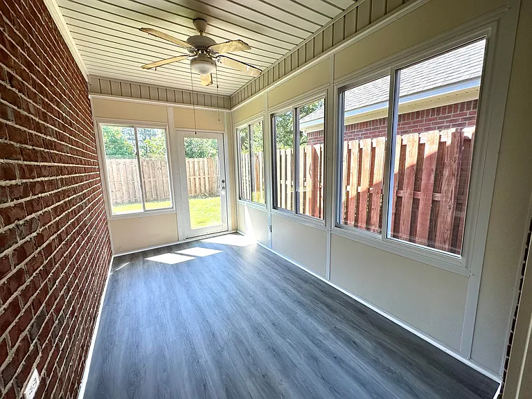 4458 Galway Dr — Photo 36