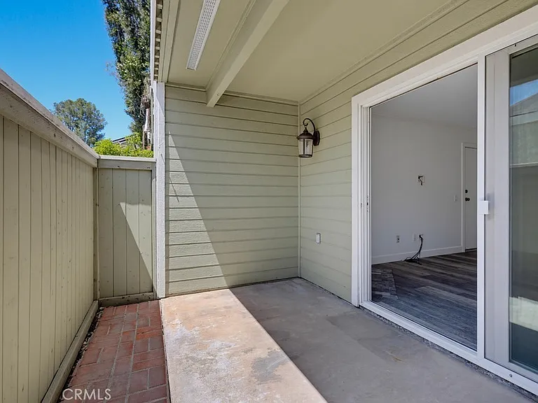 23411 Cambridge Rd — Photo 28