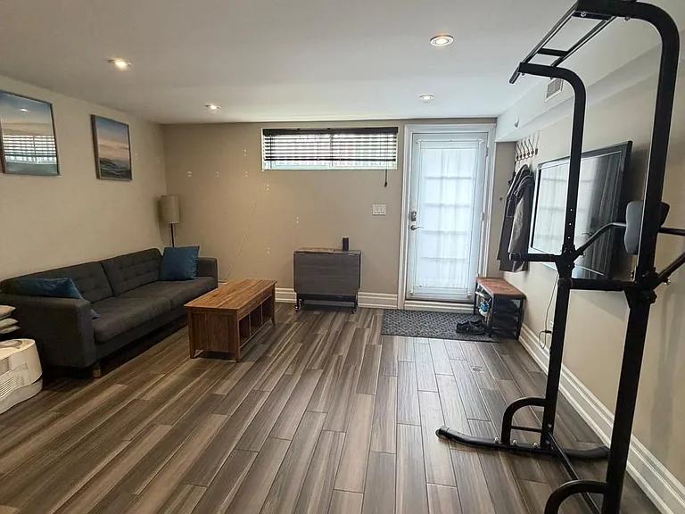 78 Brampton Rd #LOWER — Photo 18