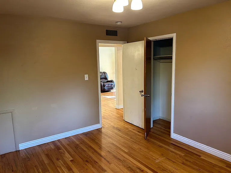952 Pioneer Ave — Photo 13