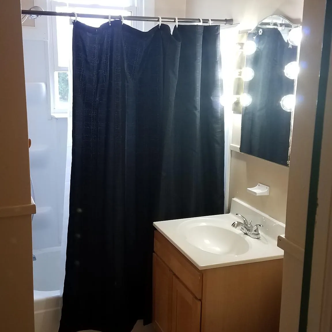 1 bed, 900 sqft, $750 — Photo 3